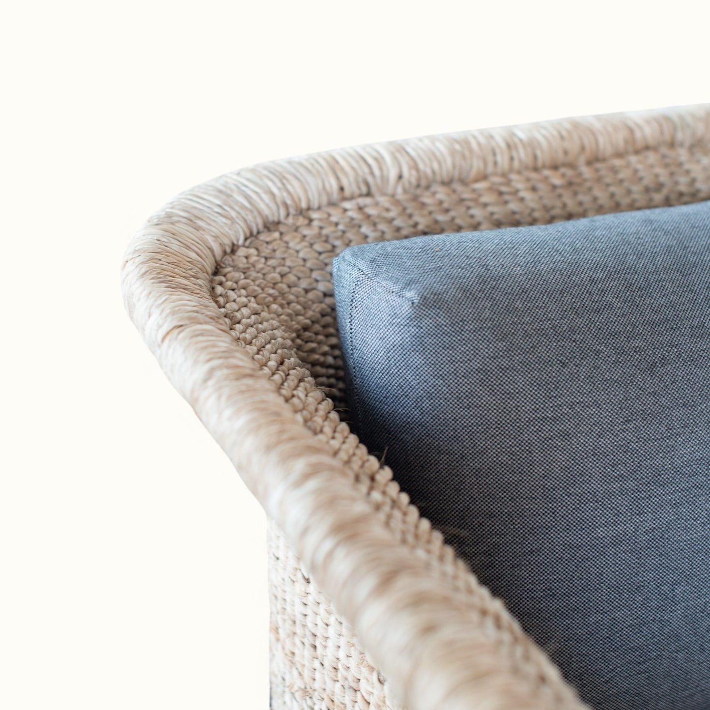 KAYONZA Lounge Chair